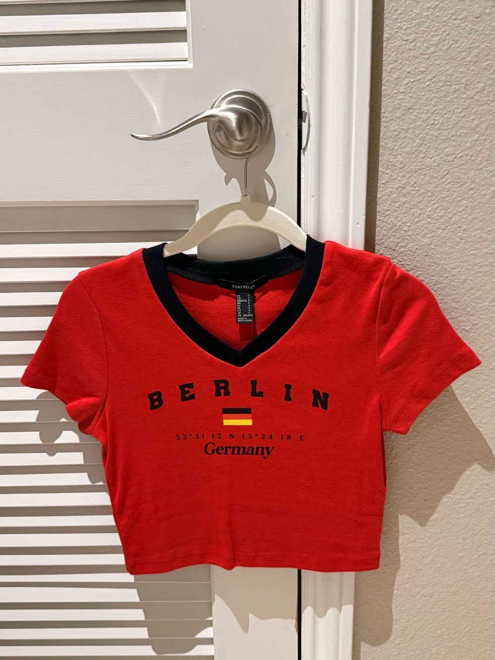 Forever 21 Red V‑Neck Berlin Germany Crop Tee with Black Trim